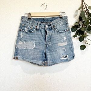 Levi’s- High Rise Button Fly Distressed 501 Shorts 26